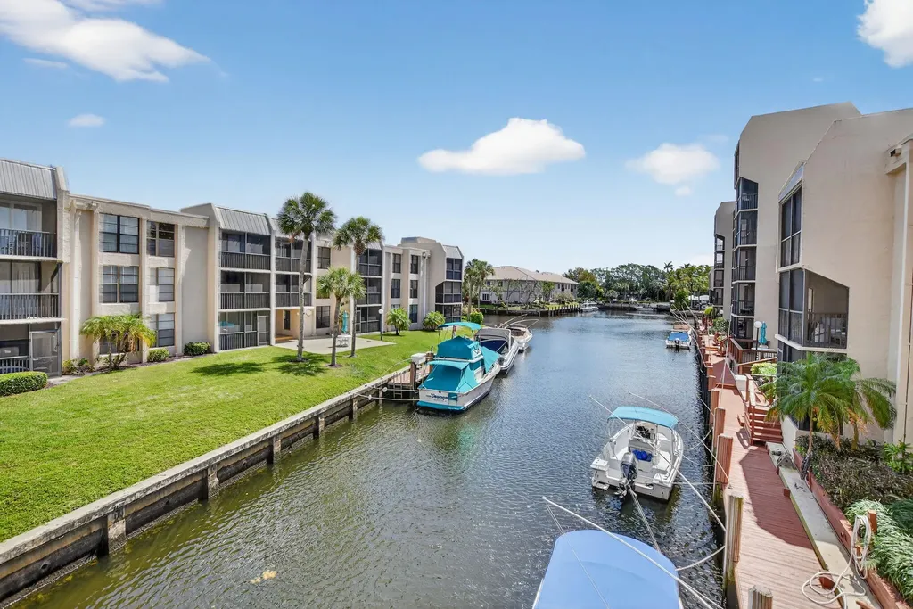 6 Royal Palm Way Boca Raton FL 33432