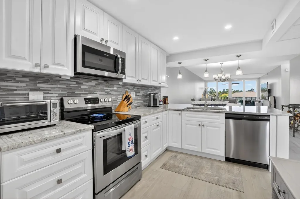 6 Royal Palm Way Boca Raton FL 33432