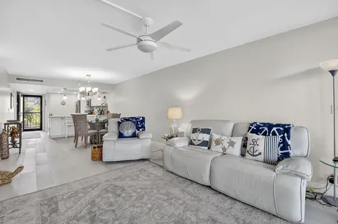 6 Royal Palm Way Boca Raton FL 33432