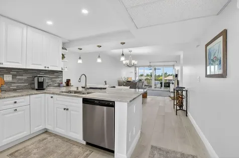 6 Royal Palm Way Boca Raton FL 33432