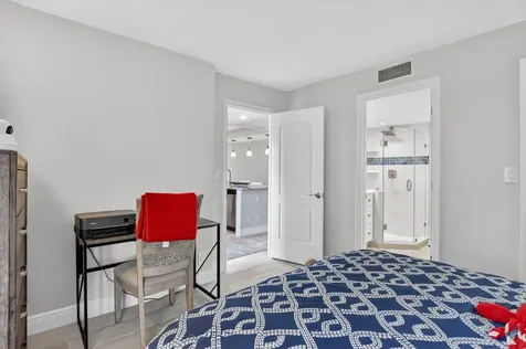 6 Royal Palm Way Boca Raton FL 33432