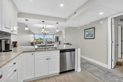 6 Royal Palm Way Boca Raton FL 33432