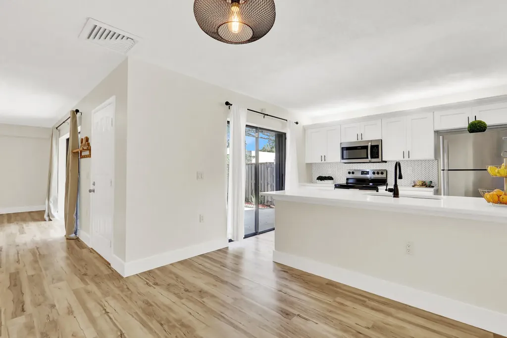 6605 66th Way West Palm Beach FL 33409
