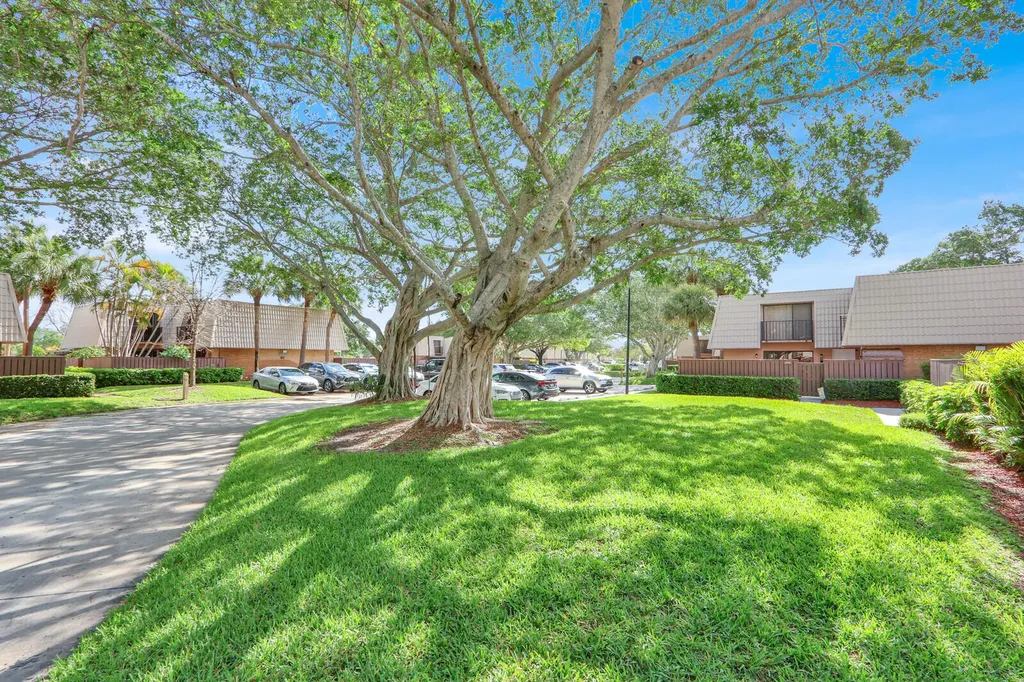 6605 66th Way West Palm Beach FL 33409