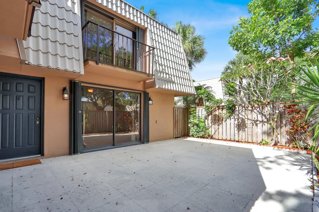 6605 66th Way West Palm Beach FL 33409