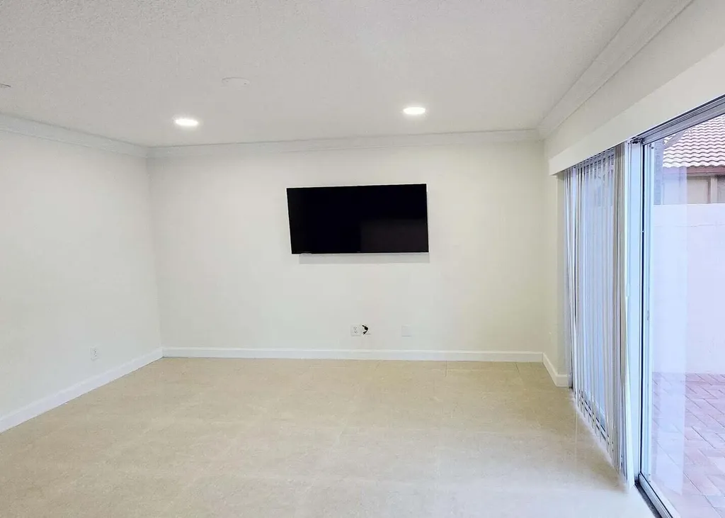 6125 NW 40th Street Coral Springs FL 33067