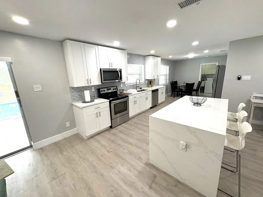 1401 NW 75th Terrace Plantation FL 33313