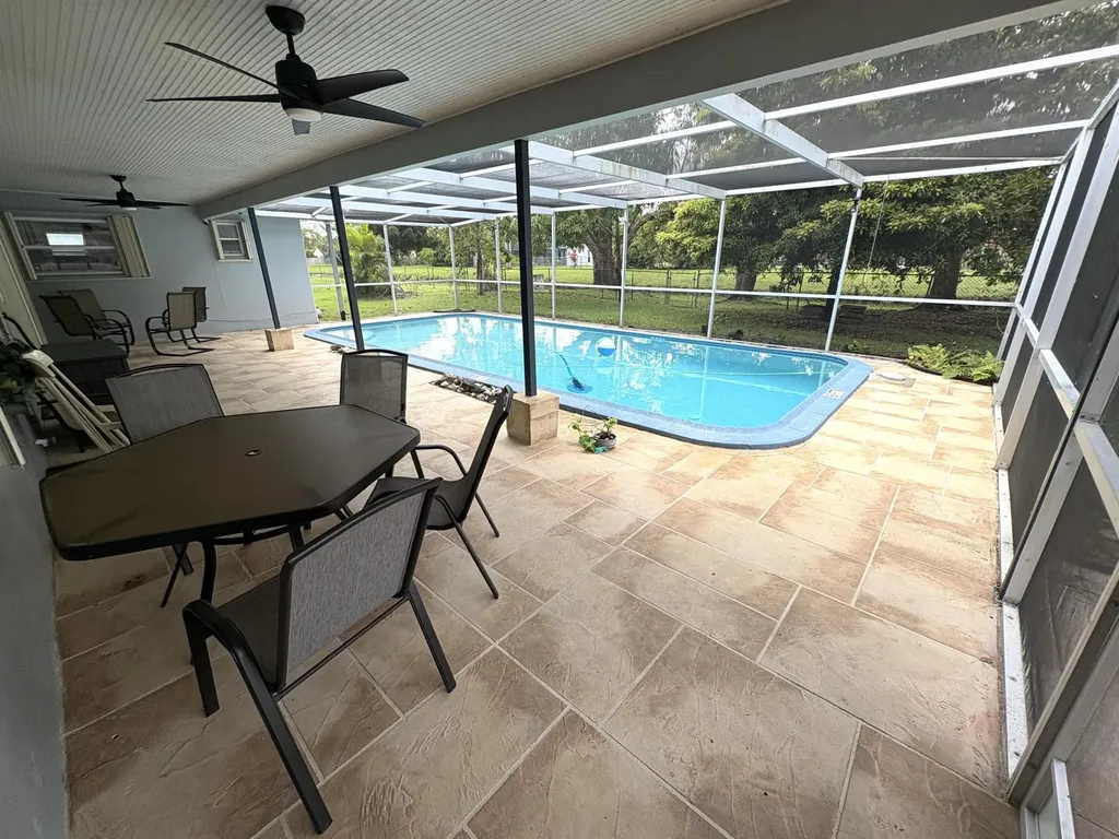 1401 NW 75th Terrace Plantation FL 33313