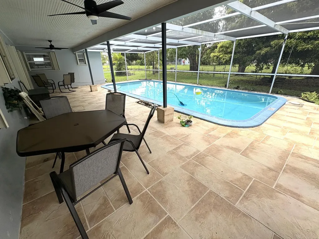1401 NW 75th Terrace Plantation FL 33313