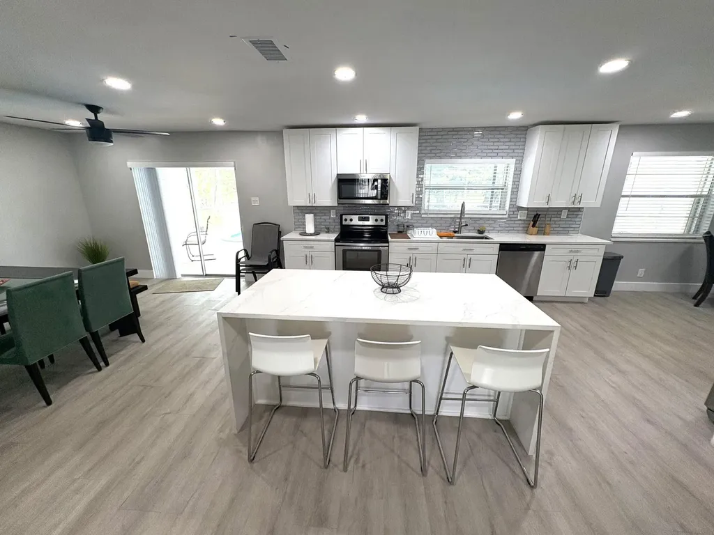 1401 NW 75th Terrace Plantation FL 33313