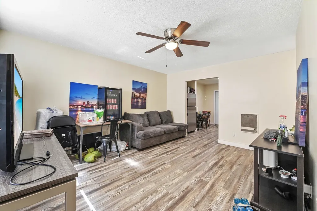 9350 Sun Court West Palm Beach FL 33403