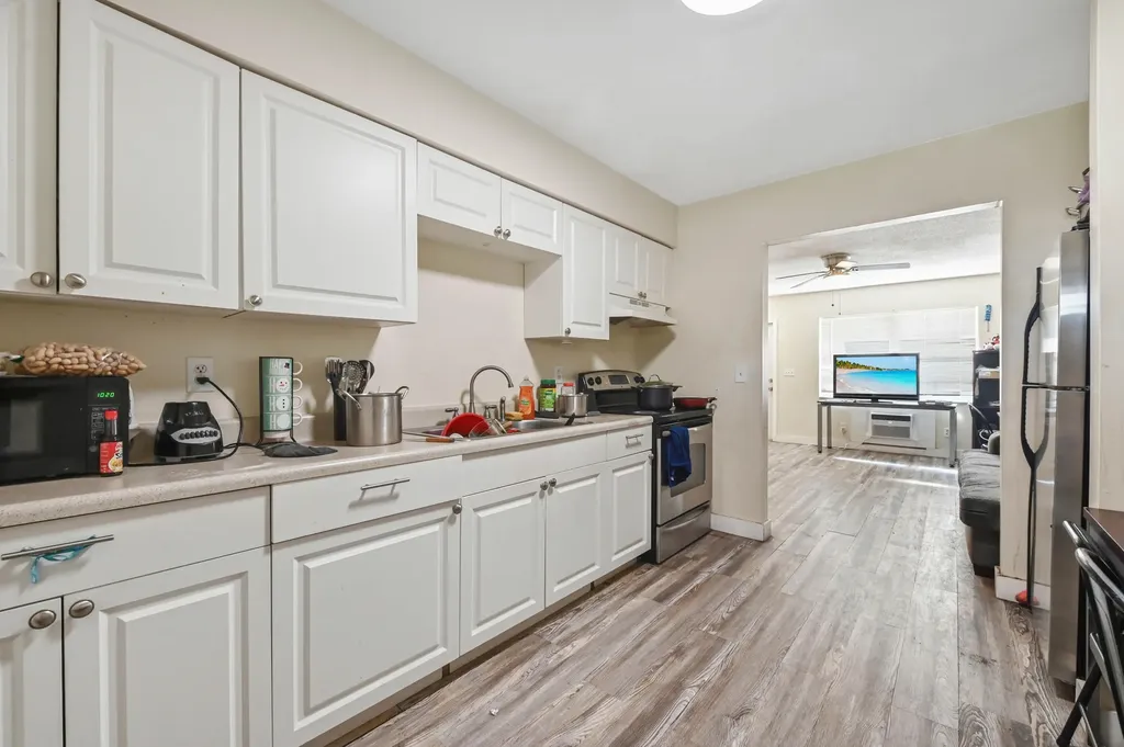 9350 Sun Court West Palm Beach FL 33403