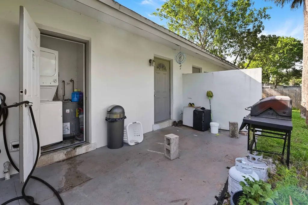 9350 Sun Court West Palm Beach FL 33403