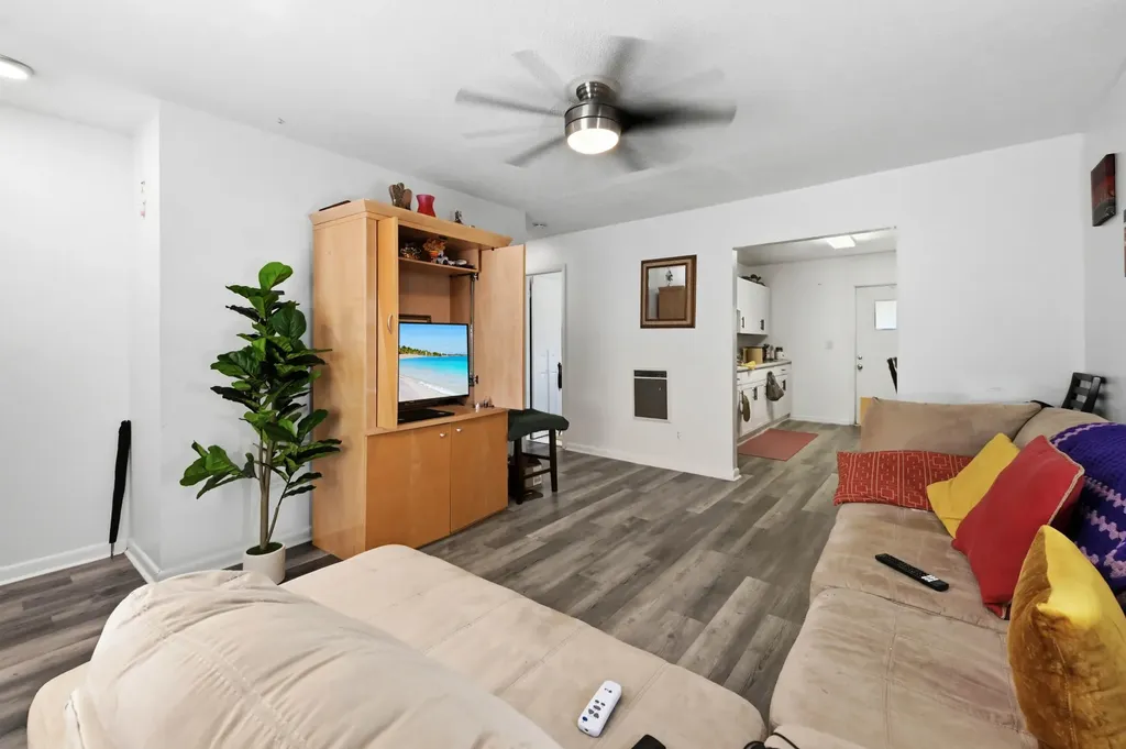 9350 Sun Court West Palm Beach FL 33403