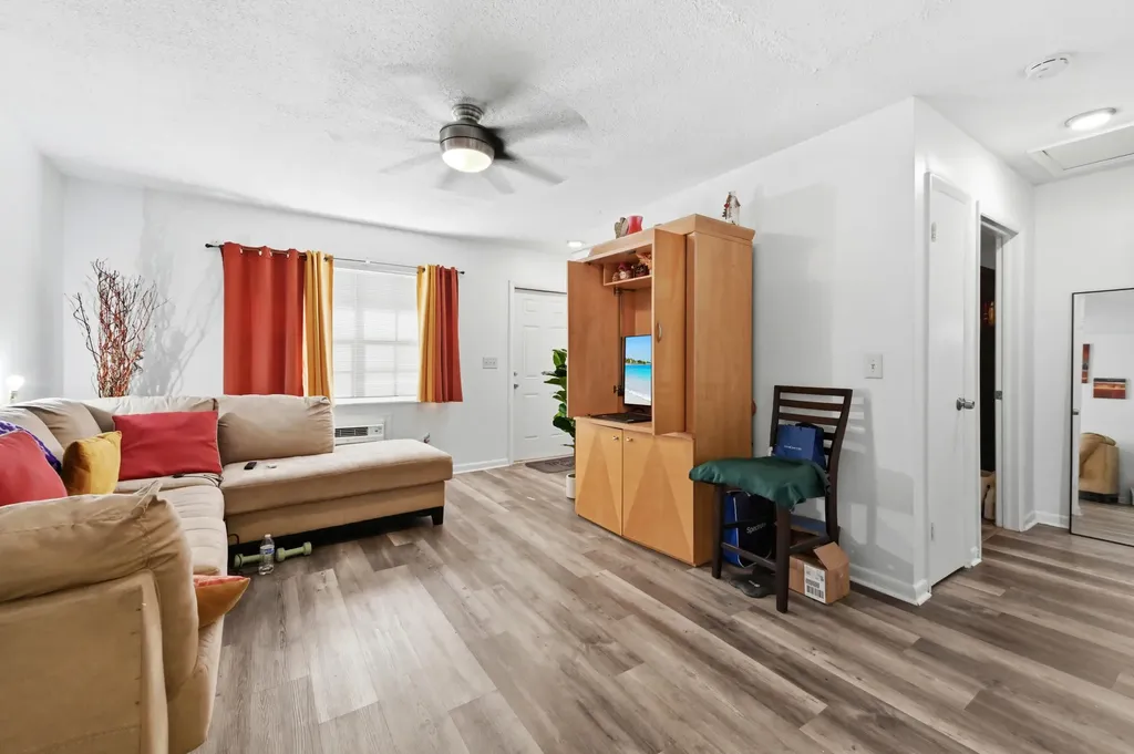 9350 Sun Court West Palm Beach FL 33403
