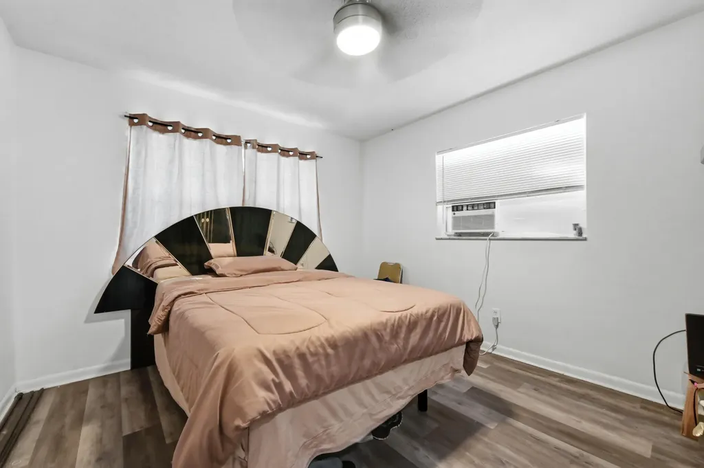 9350 Sun Court West Palm Beach FL 33403