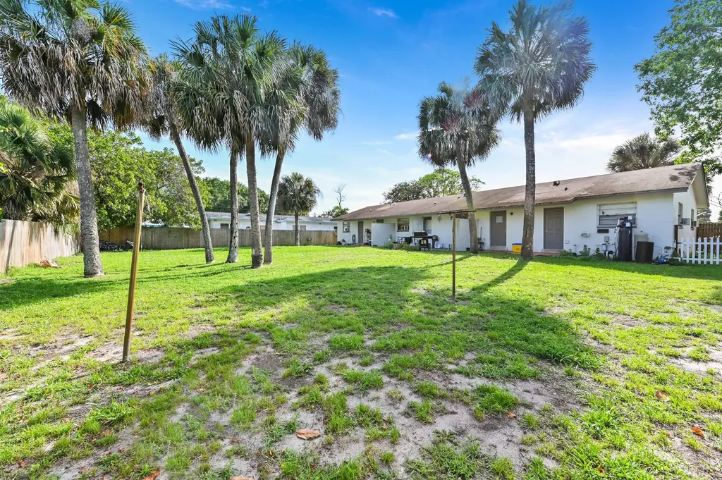 9350 Sun Court West Palm Beach FL 33403