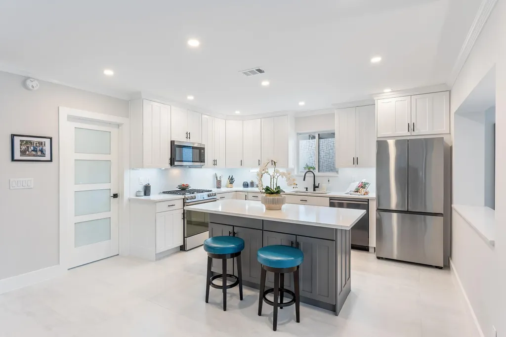 807 SE 11th Court Fort Lauderdale FL 33316