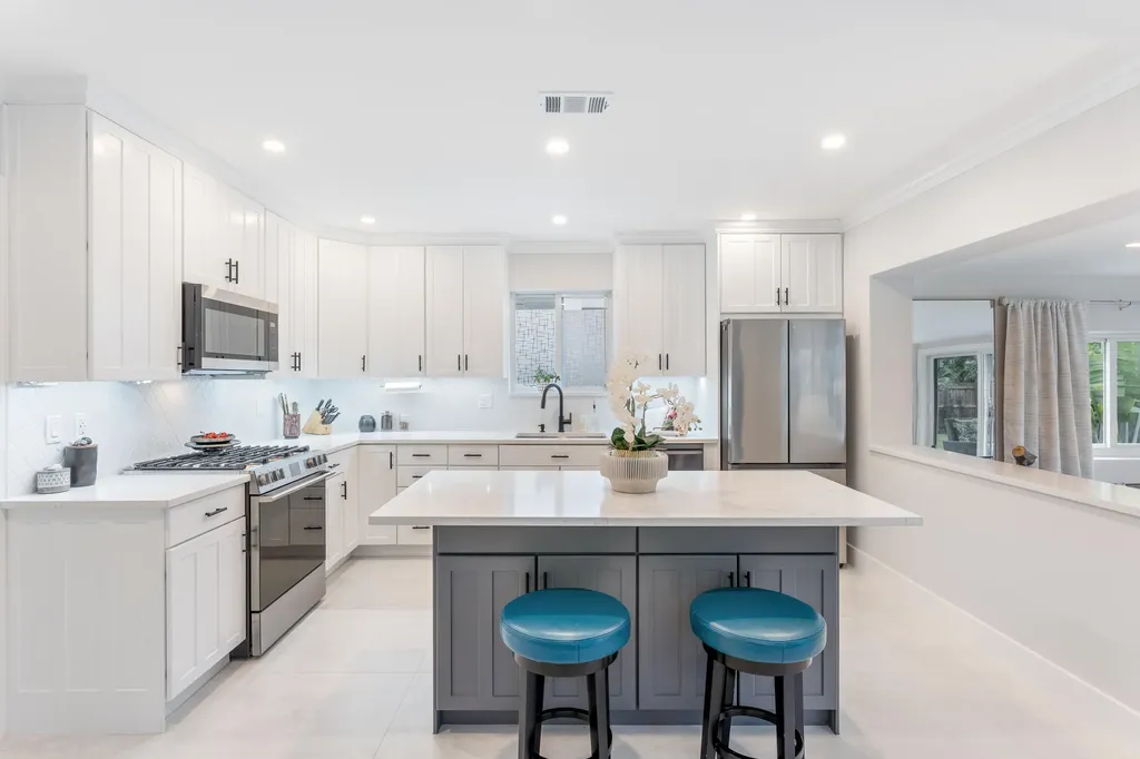 807 SE 11th Court Fort Lauderdale FL 33316