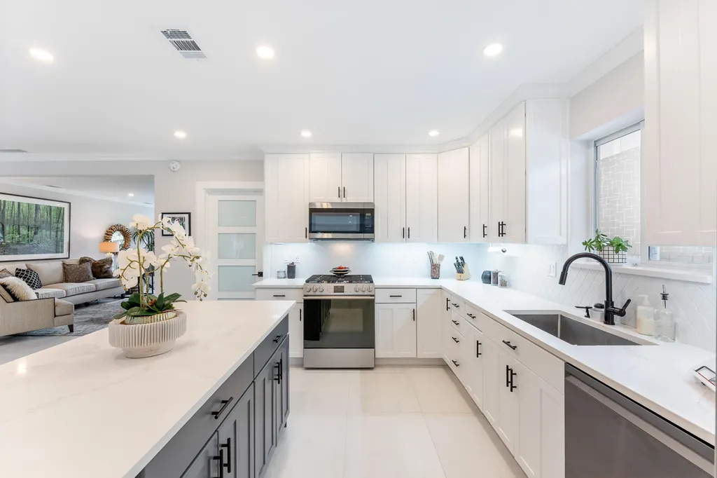 807 SE 11th Court Fort Lauderdale FL 33316