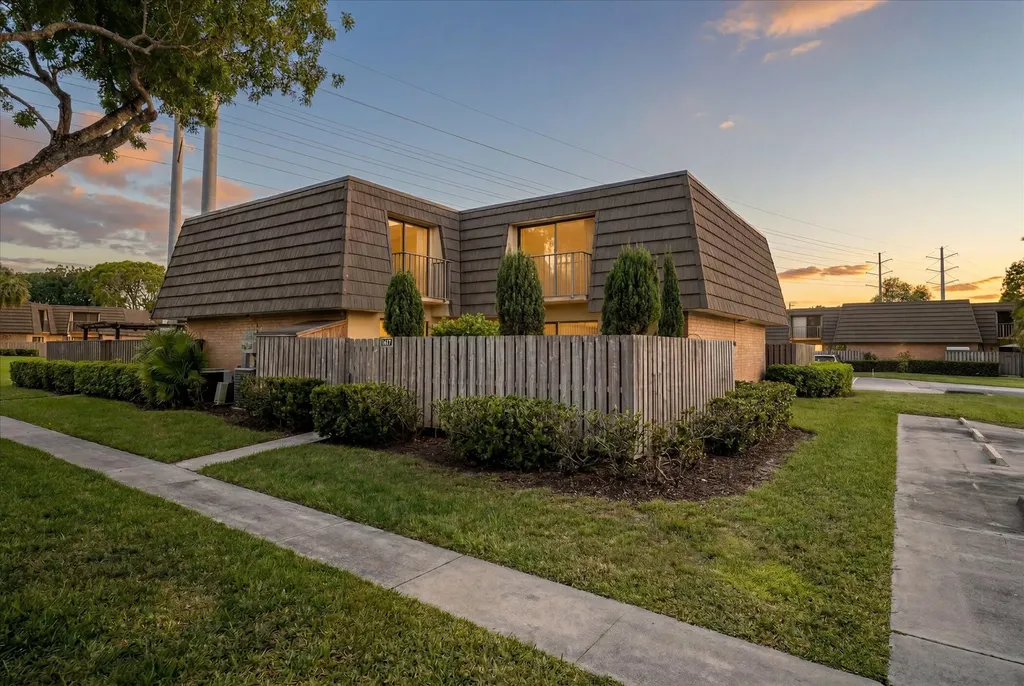 1617 16th Way West Palm Beach FL 33407