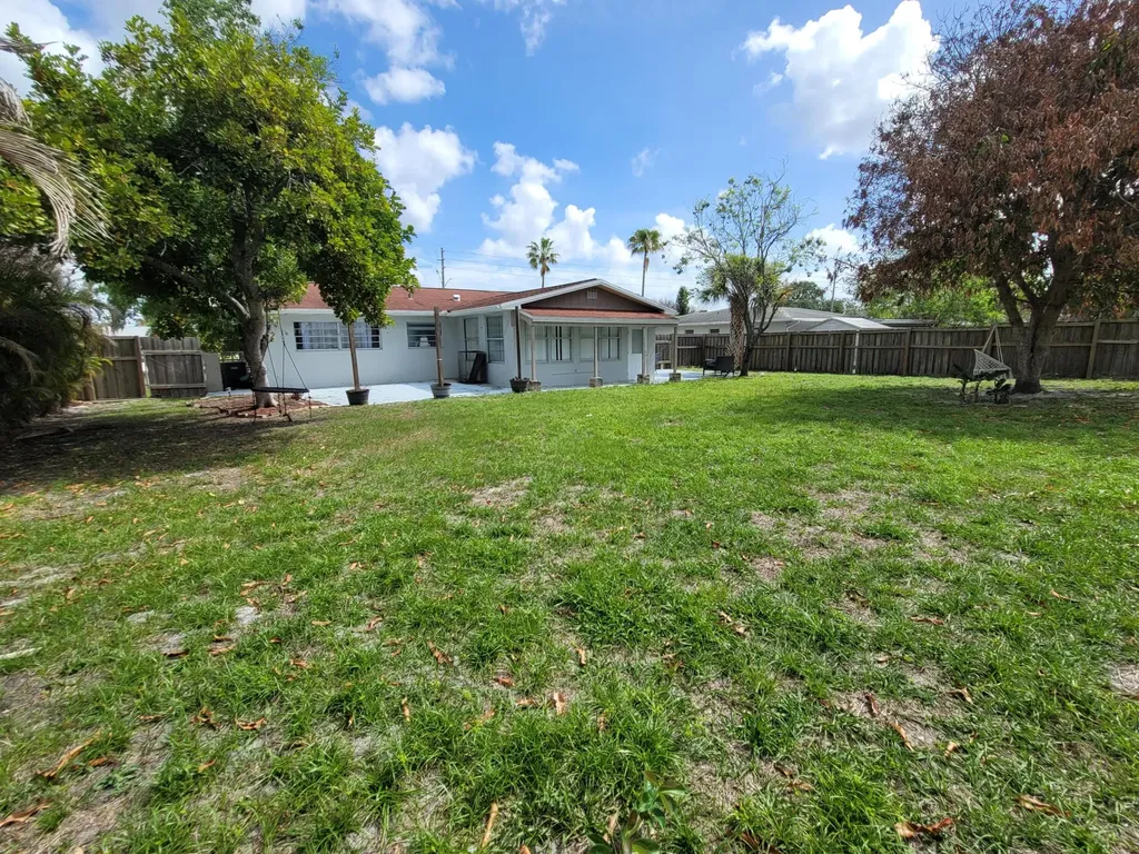 262 NE Floresta Drive Port St Lucie FL 34983
