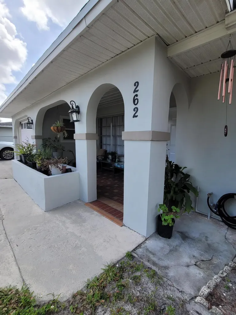 262 NE Floresta Drive Port St Lucie FL 34983