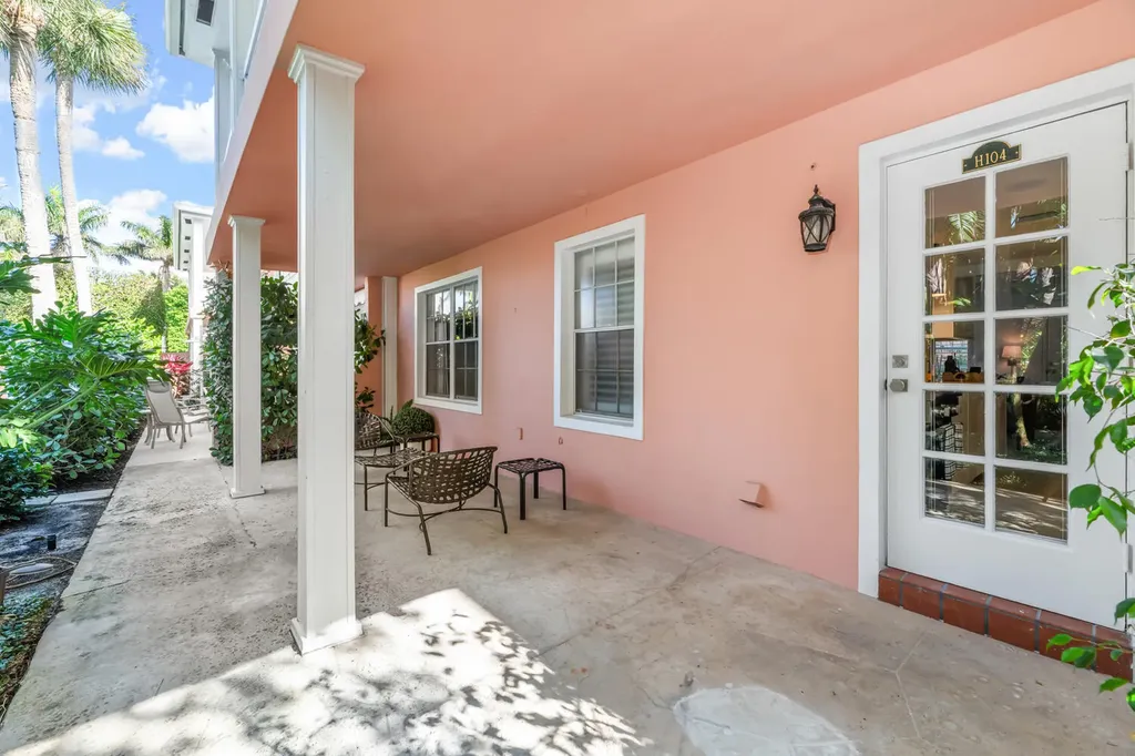 134 Peruvian Avenue Palm Beach FL 33480
