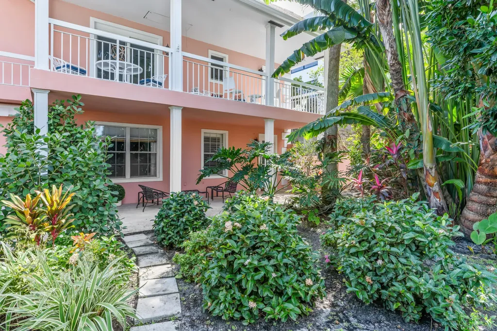 134 Peruvian Avenue Palm Beach FL 33480