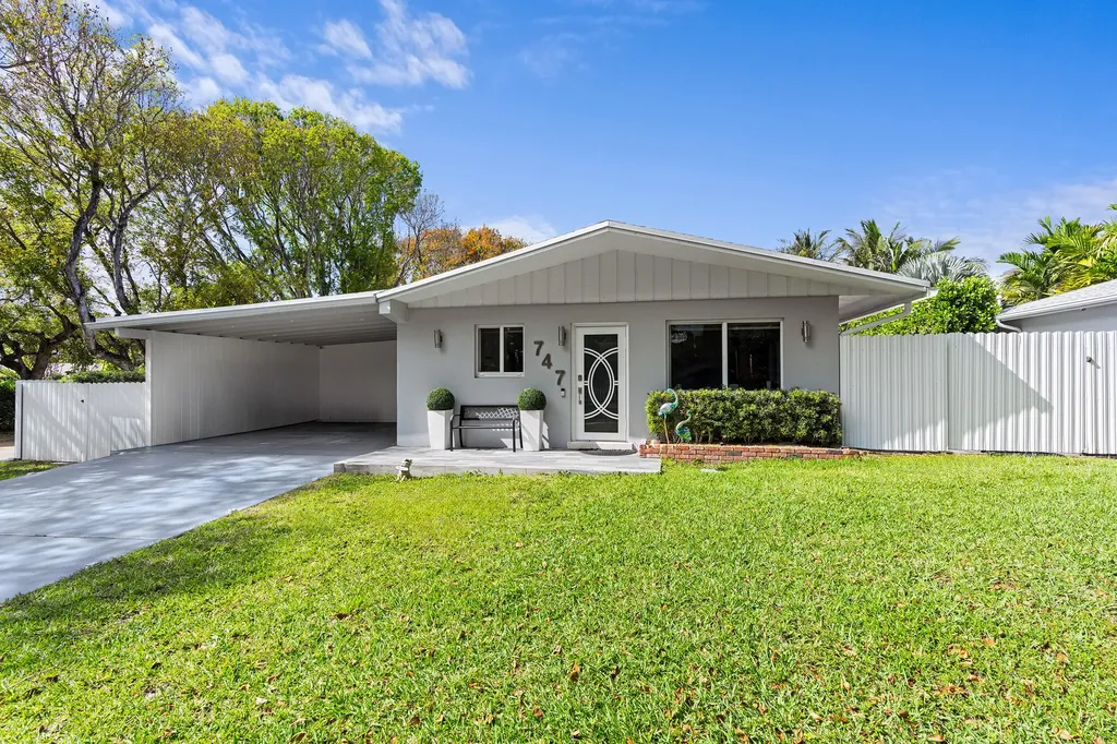747 Avon Road West Palm Beach FL 33401