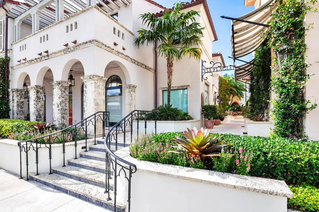 5 Via Flagler Palm Beach FL 33480