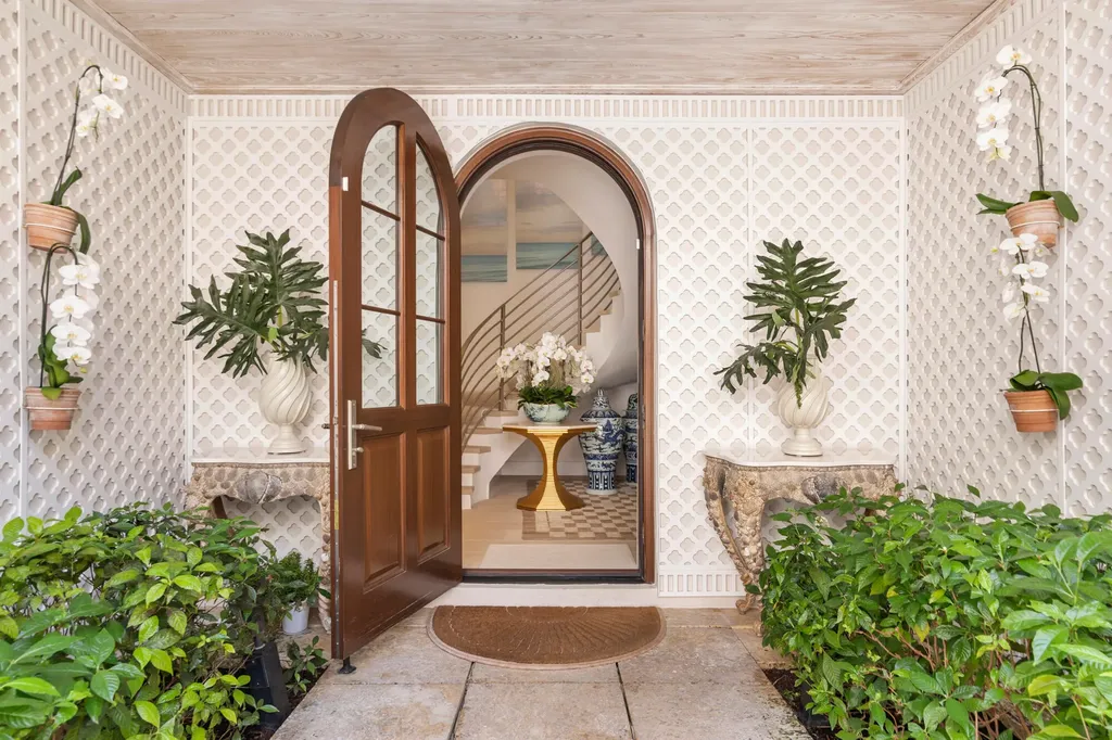 5 Via Flagler Palm Beach FL 33480