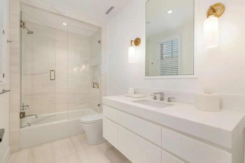 5 Via Flagler Palm Beach FL 33480