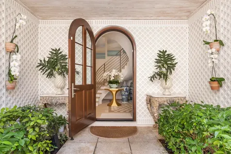 5 Via Flagler Palm Beach FL 33480
