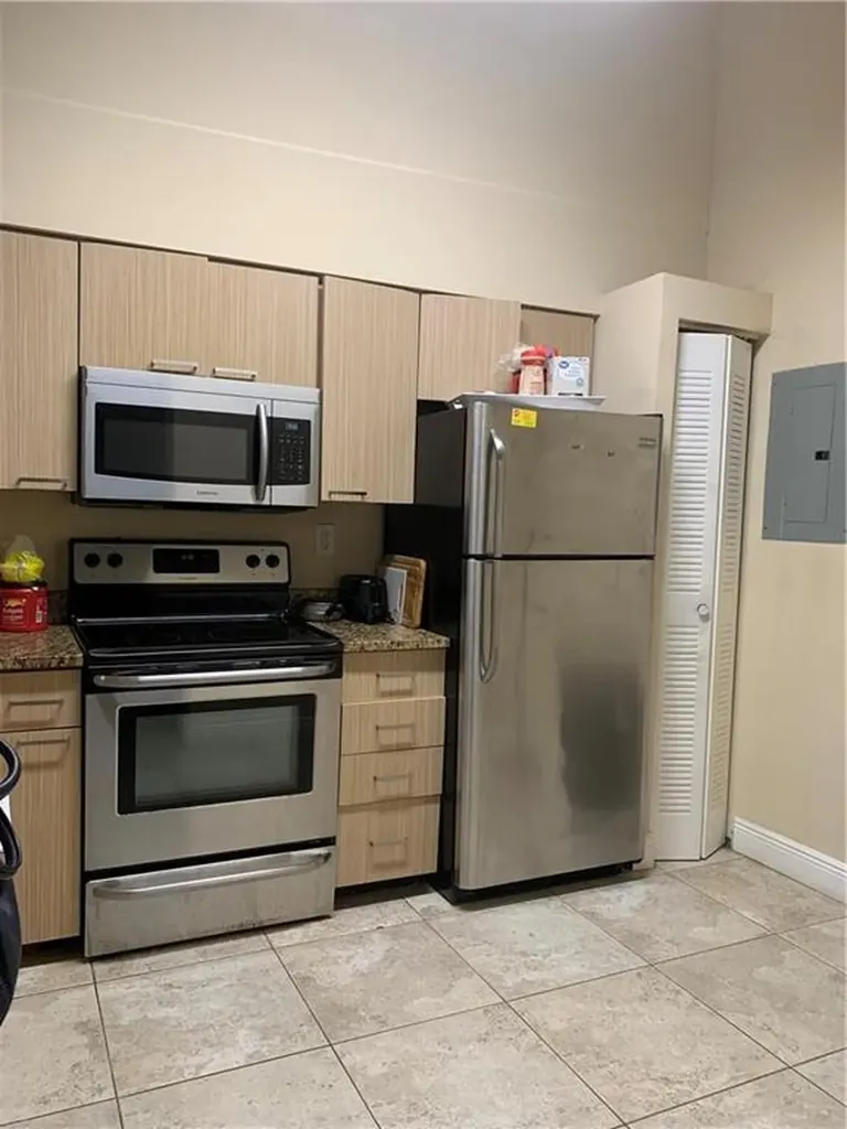 858 NW 92nd Avenue Plantation FL 33324