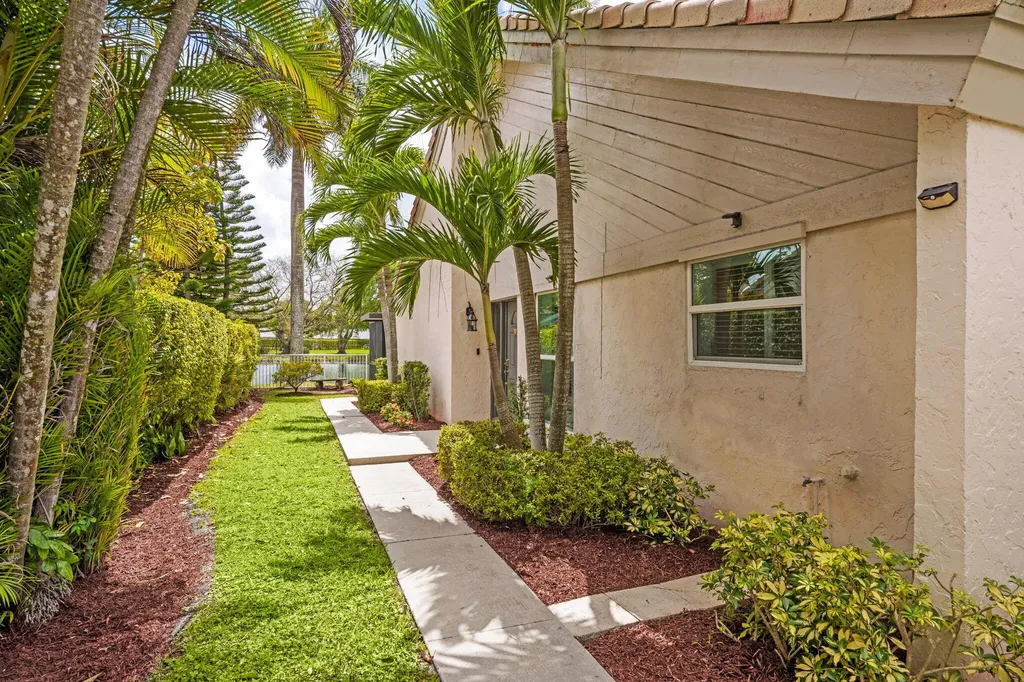 9722 Erica Court Boca Raton FL 33496