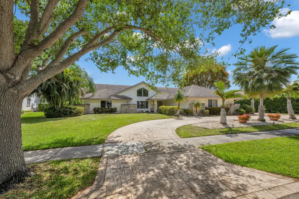 4320 Saint Charles Way Boca Raton FL 33434