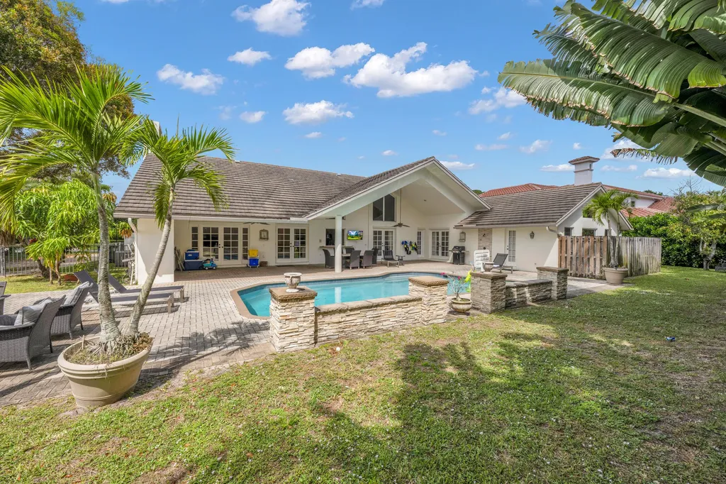 4320 Saint Charles Way Boca Raton FL 33434