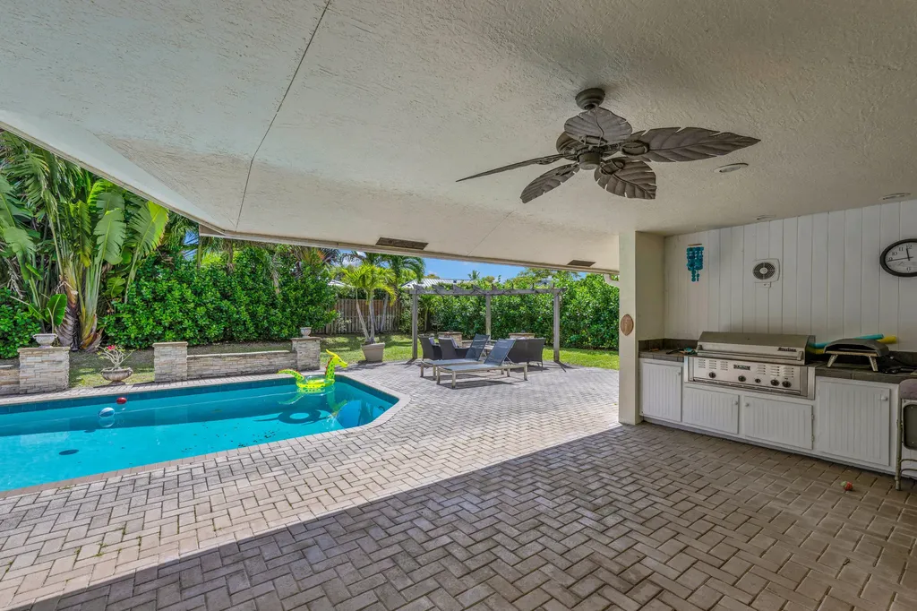 4320 Saint Charles Way Boca Raton FL 33434