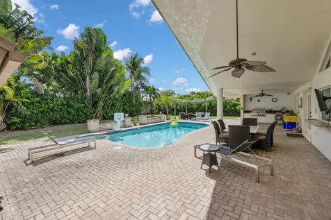 4320 Saint Charles Way Boca Raton FL 33434