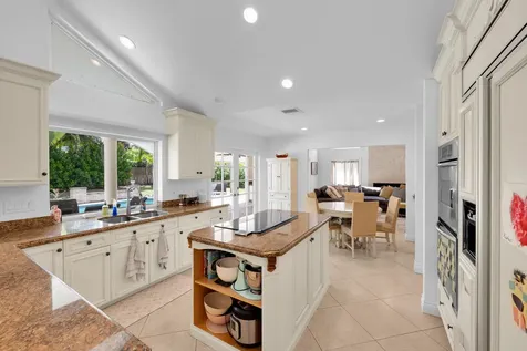 4320 Saint Charles Way Boca Raton FL 33434