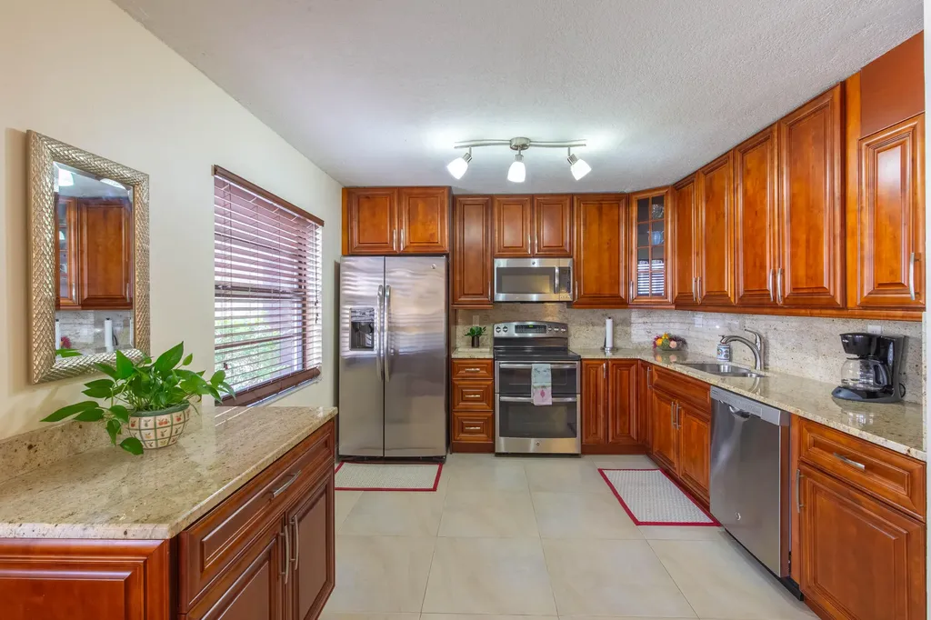 154 Capri Delray Beach FL 33484