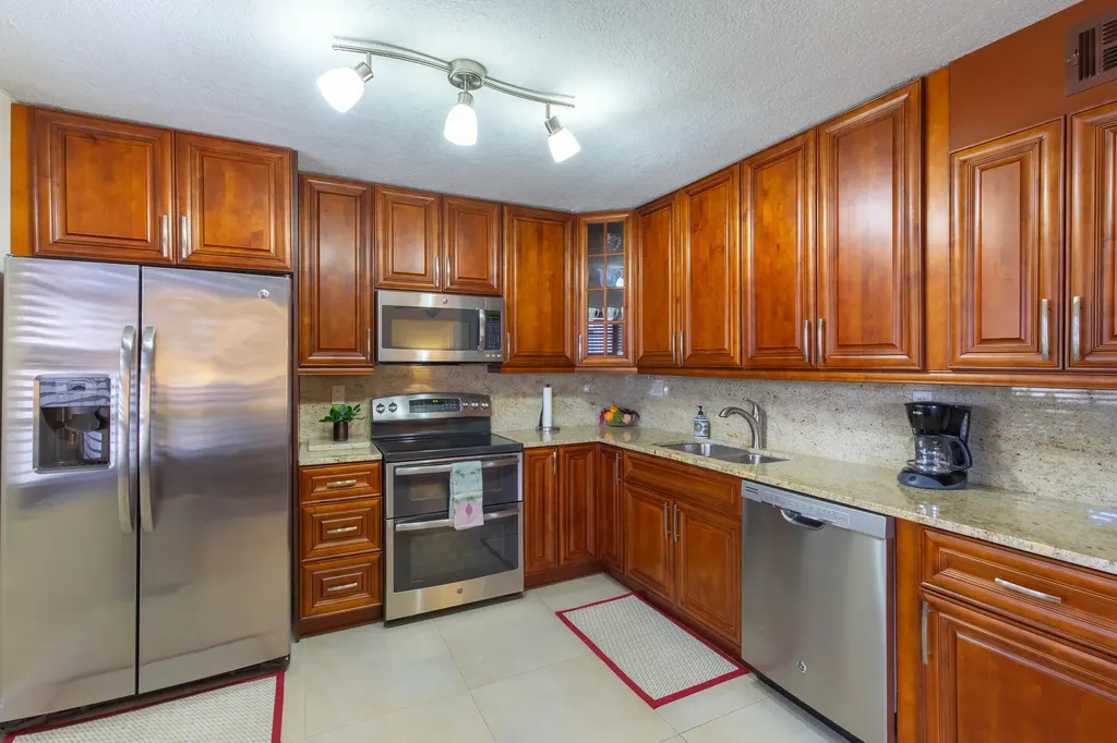 154 Capri Delray Beach FL 33484