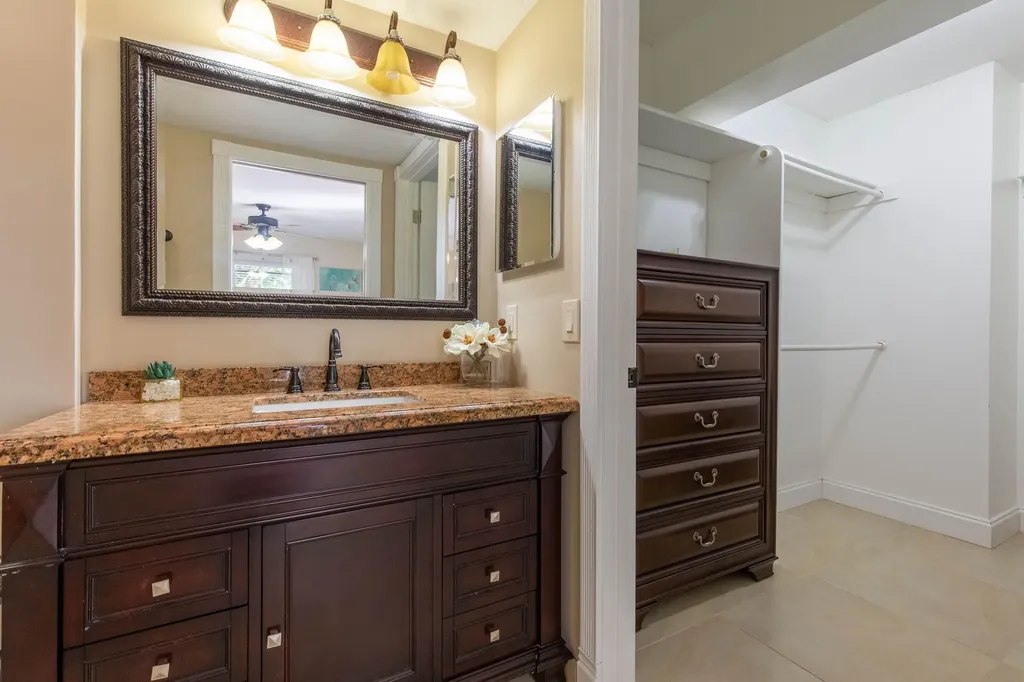 154 Capri Delray Beach FL 33484