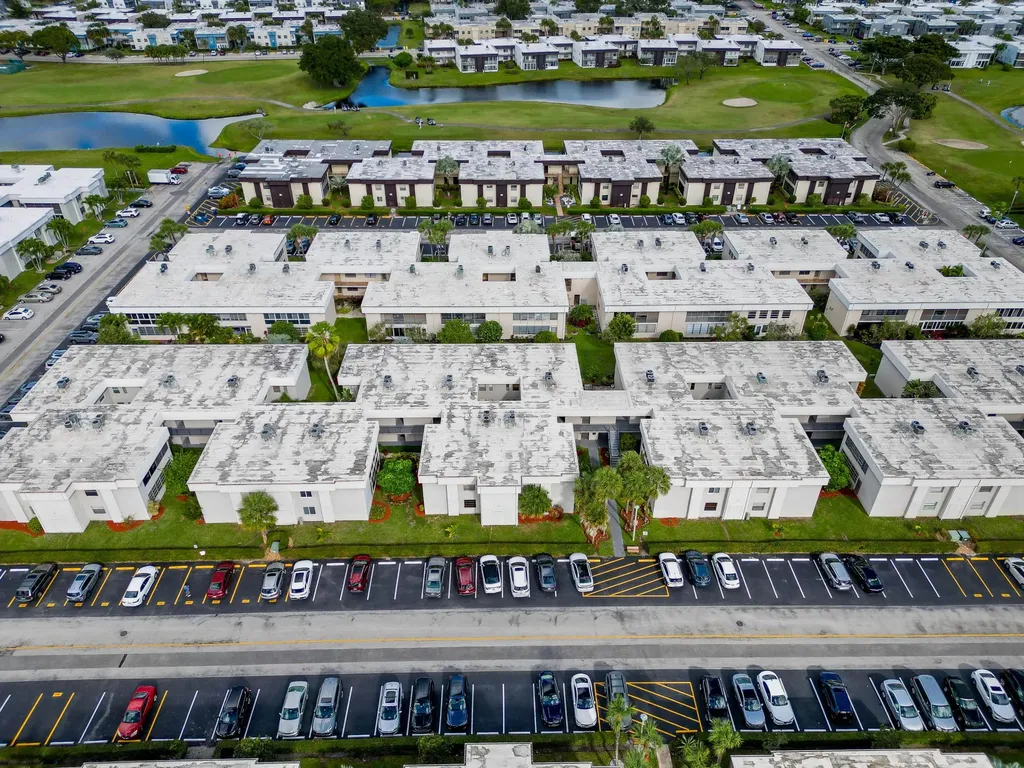 154 Capri Delray Beach FL 33484