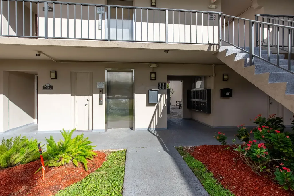 154 Capri Delray Beach FL 33484