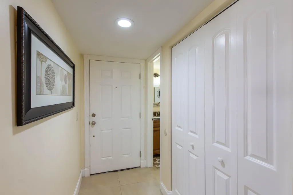 154 Capri Delray Beach FL 33484