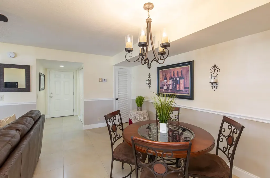 154 Capri Delray Beach FL 33484
