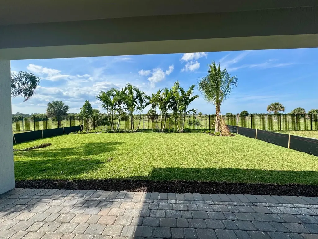 10676 Northbrook Circle Palm Beach Gardens FL 33412