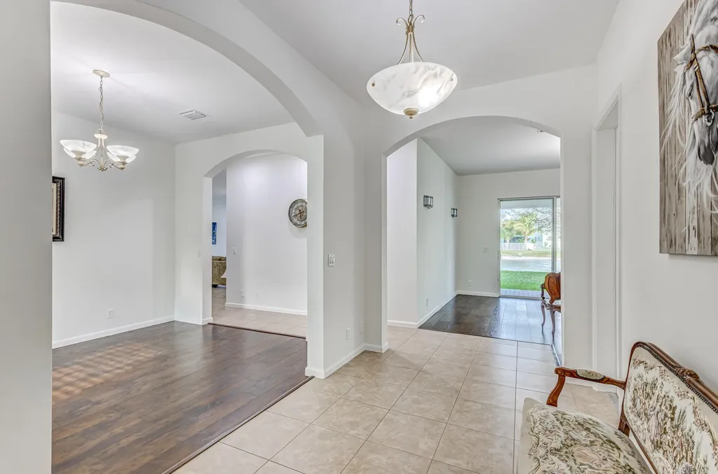 118 Palm Beach Plantation Boulevard Royal Palm Beach FL 33411